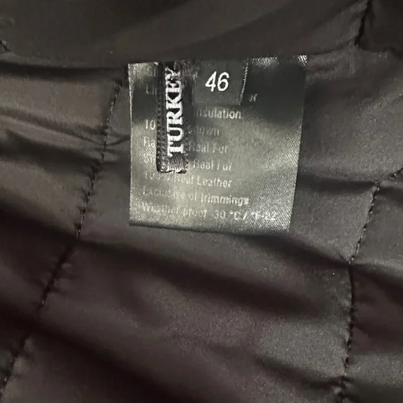 Elegant Black Genuine Leather Coat with Genuine Fur Trim - Picture 6 of 7